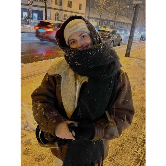 Black Wide Shawl Scarf With Tassels Fuzzy Knit Tassel Fringe Detail Hem - Picture 4 of 16